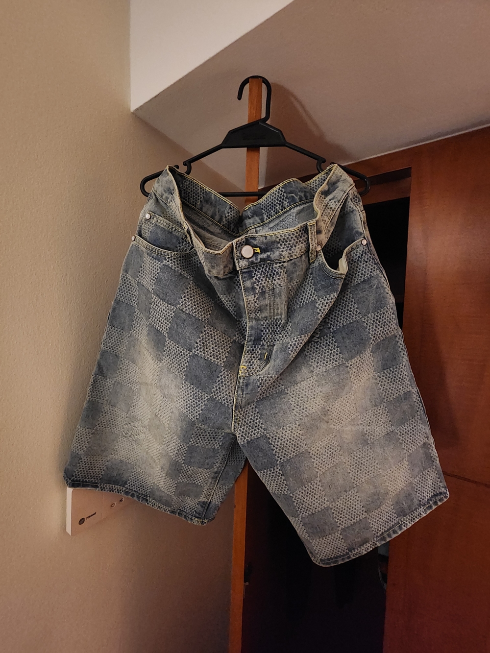 Louis Vuitton 3D Damier Denim Shorts - Picture 4 of 13